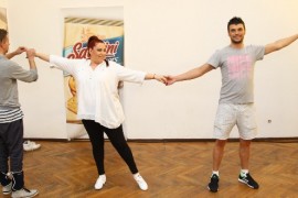 Oana Roman si burtica ei de 6 luni, sustin proba de gratie la Dansez pentru tine!