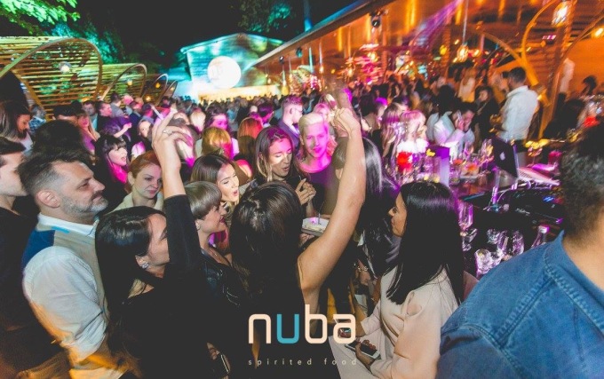 INNA si Carla's Dreams au redefinit distractia aseara in club NUBA!