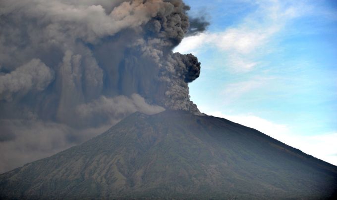 Ce consecinte au eruptiile vulcanice asupra planetei?
